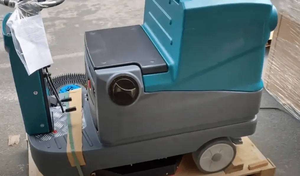 Máy chà sàn ngồi lái Kraffer KF80T - dùng bình