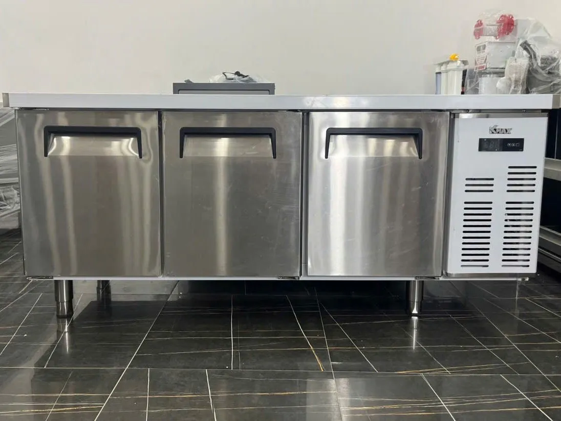 Bàn mát Kmax KMI1807080 (1.8m, 3 cánh inox, 335 lít)