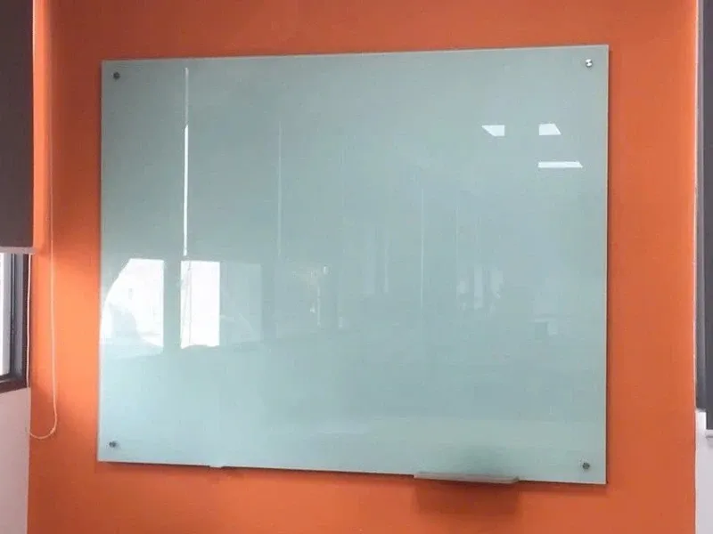Bảng kính cường lực 8 ly Bavico kích thước 80x120cm
