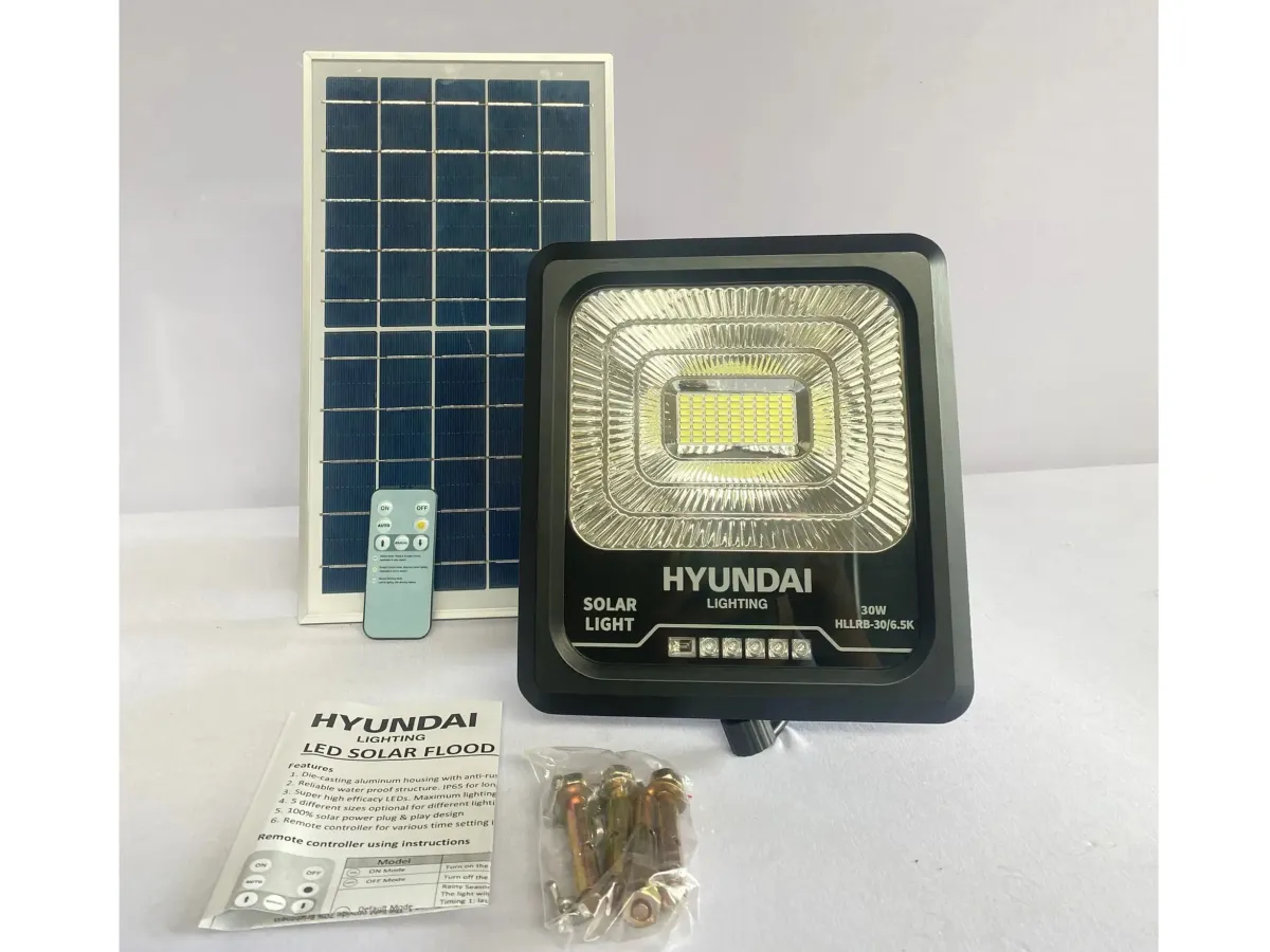 Đèn pha năng lượng mặt trời Hyundai HLLRB-30/6.5K