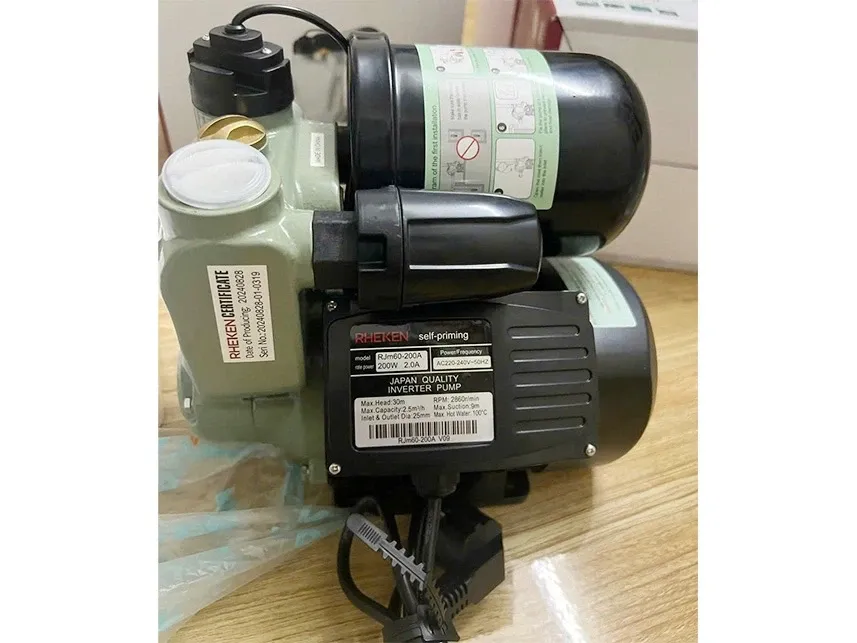 Máy bơm nước tăng áp tự động Rheken RJM60-200A