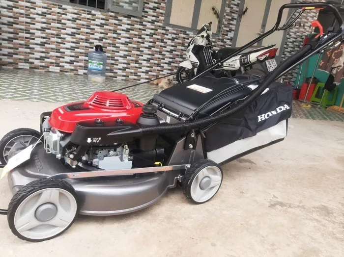 Máy cắt cỏ đẩy tay Honda HRJ216K3 TWNH