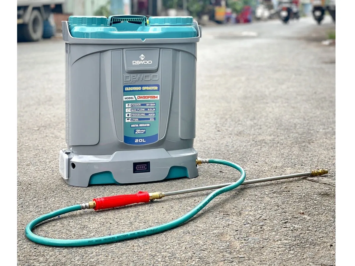 Máy phun thuốc Dewoo DW20A8M (20 lít, 1 bơm)