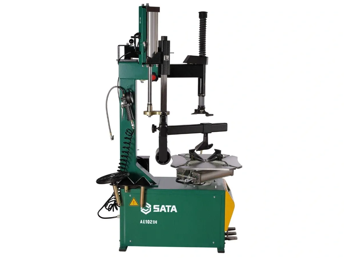 Máy ra vào lốp xe Sata AE1021H có cần lắc và bộ trợ giúp