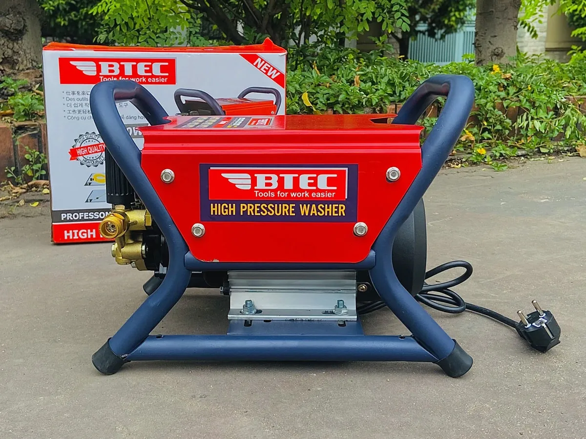 Máy rửa xe Btec BT3500R (có chỉnh áp)