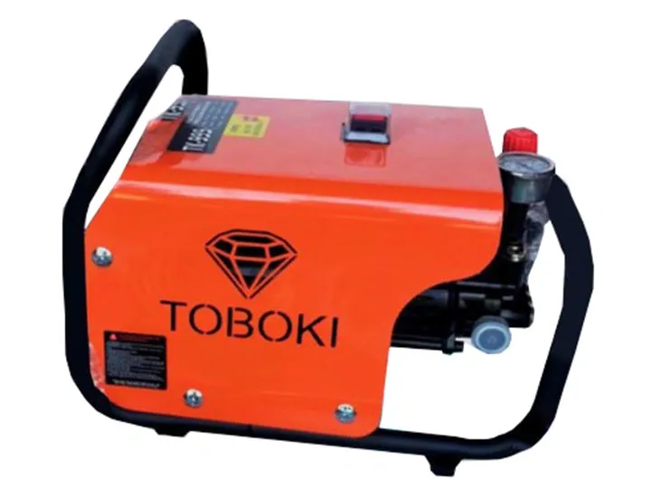 Máy rửa xe Toboki TK-999 (có chỉnh áp, 2.500W)