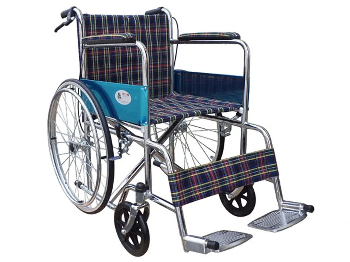 Xe lăn Lucass X79J (có phanh tay, rộng ngang, đệm da Simili)